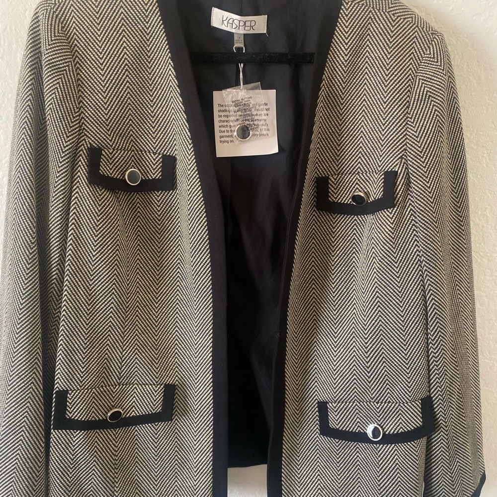 Women's Black and Gray Herringbone Jacket - Picture 4 of 5